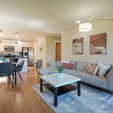 Stylish North Seattle Townhouse- Dual Master Suites Luaran gambar