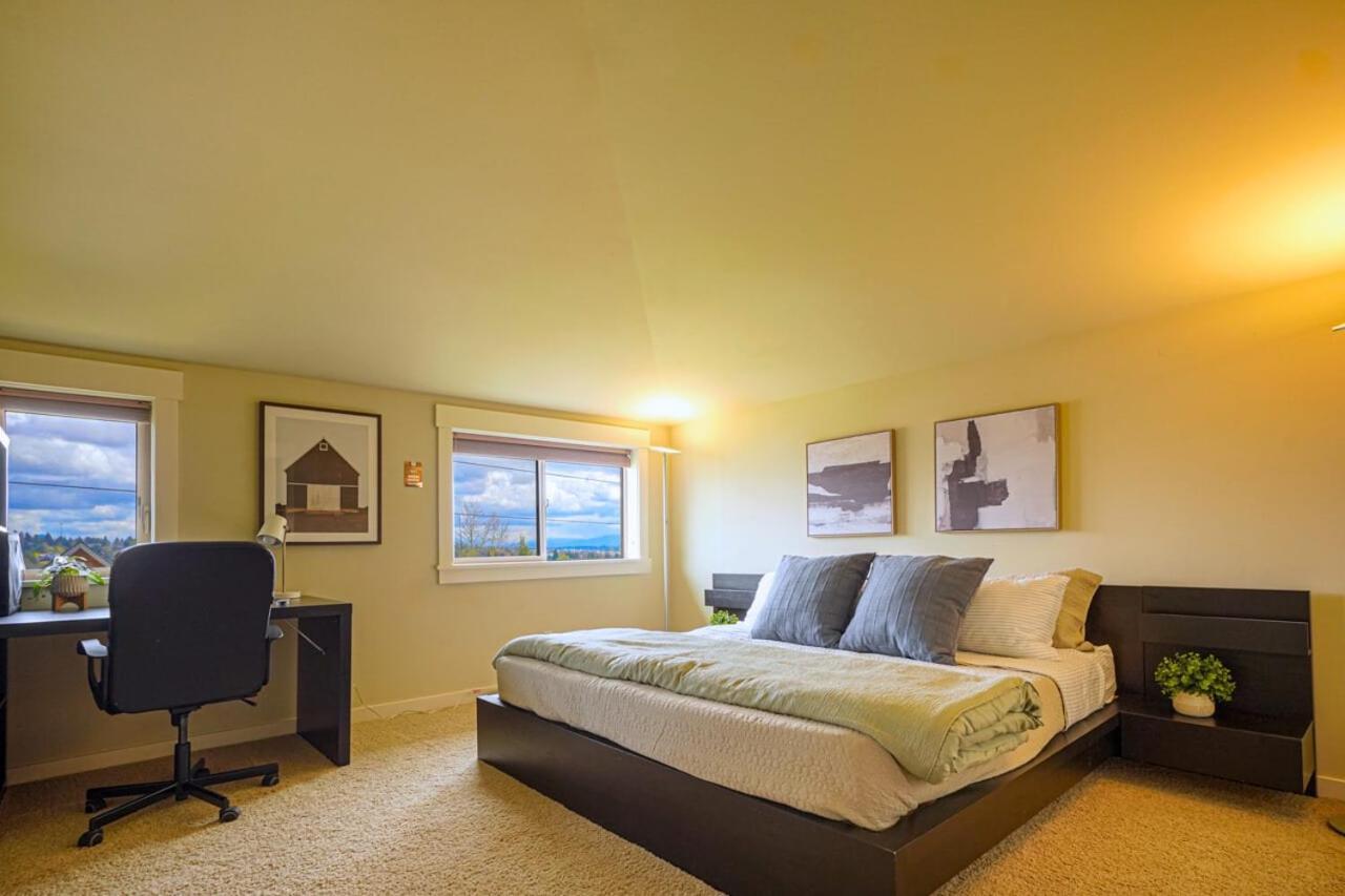 Stylish North Seattle Townhouse- Dual Master Suites Luaran gambar