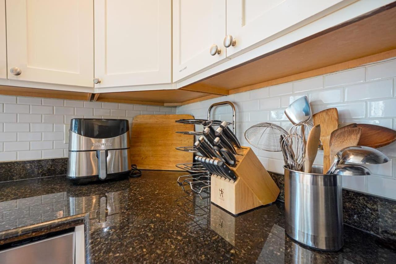 Stylish North Seattle Townhouse- Dual Master Suites Luaran gambar