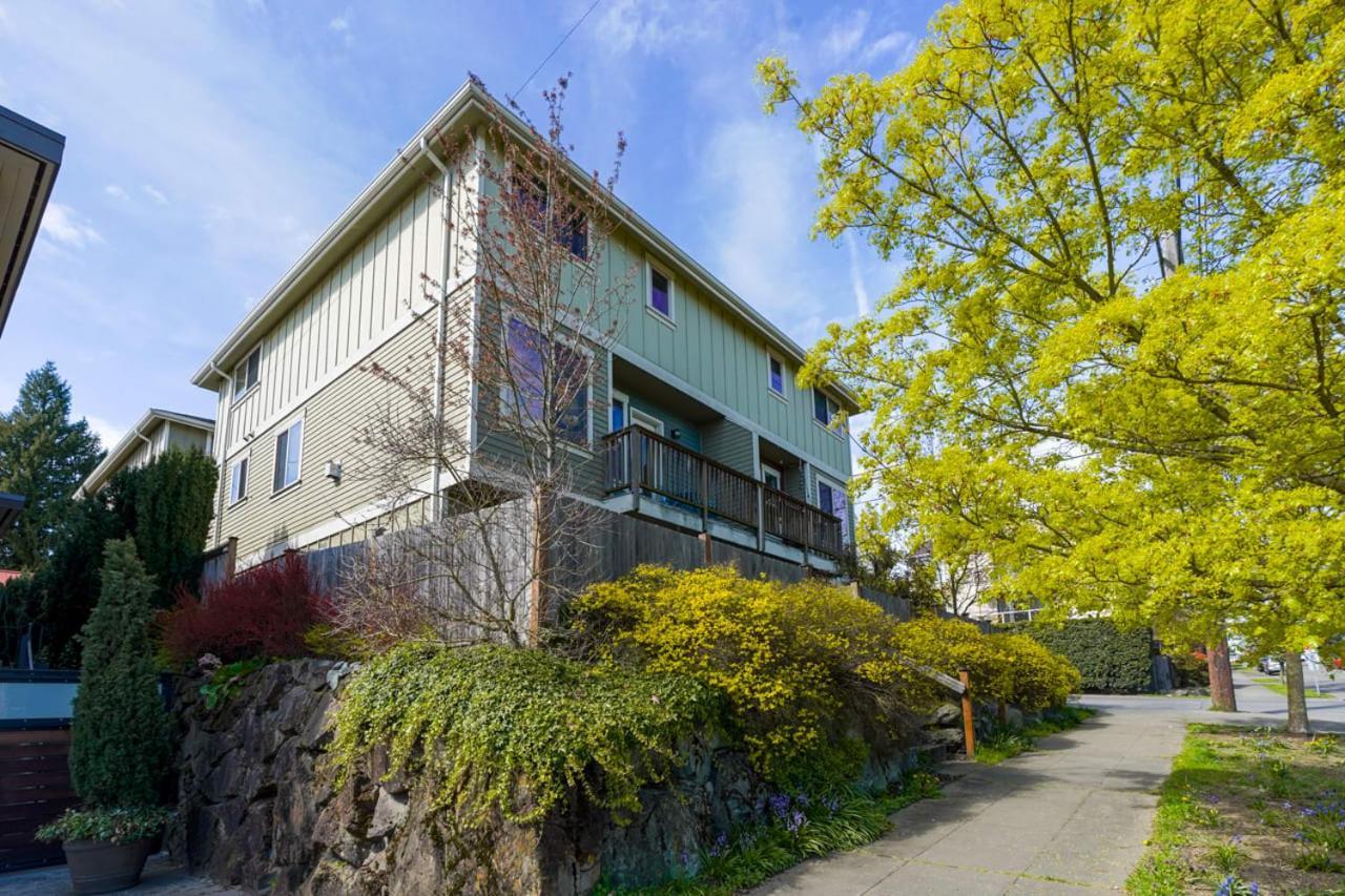 Stylish North Seattle Townhouse- Dual Master Suites Luaran gambar