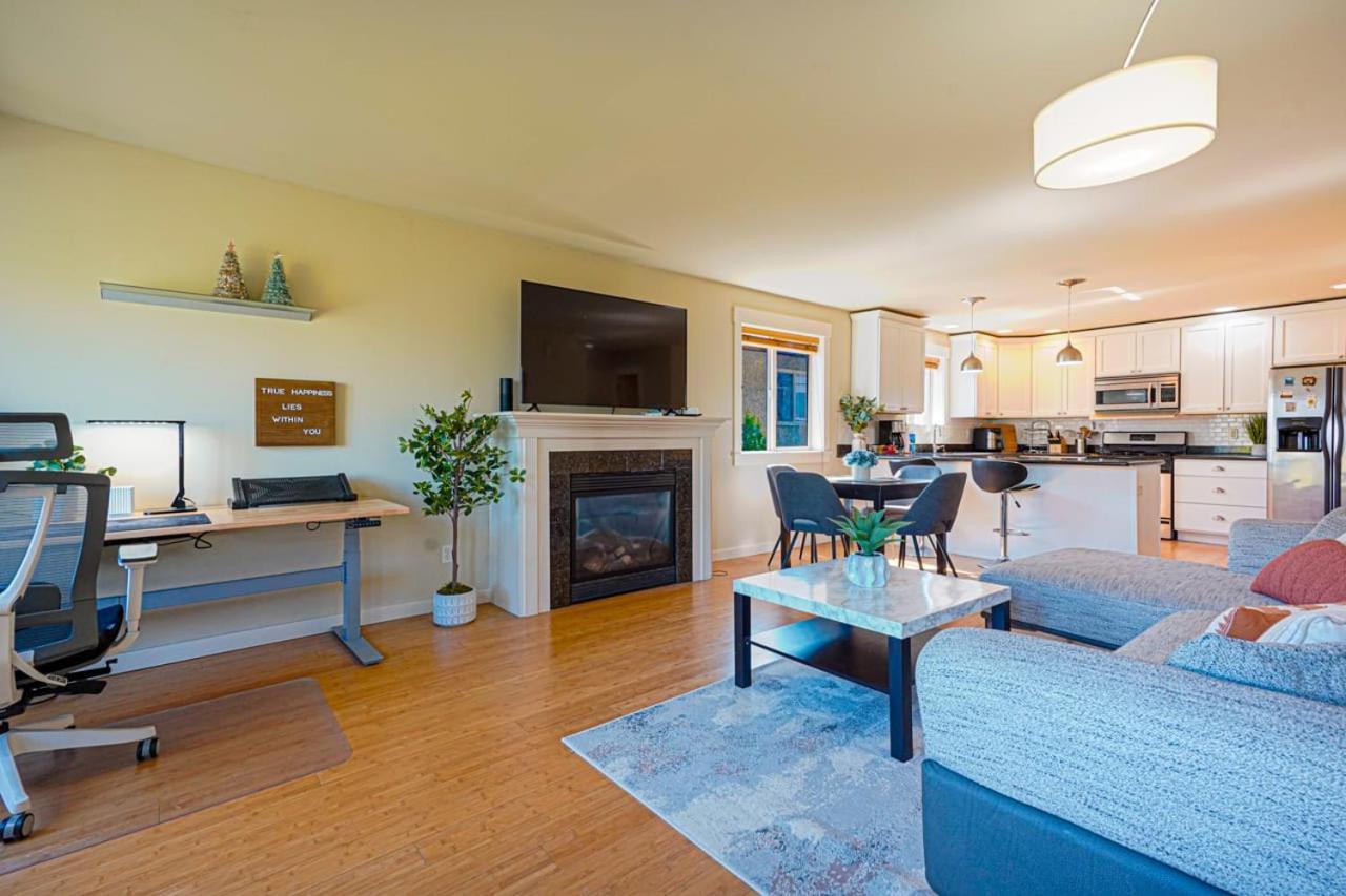 Stylish North Seattle Townhouse- Dual Master Suites Luaran gambar